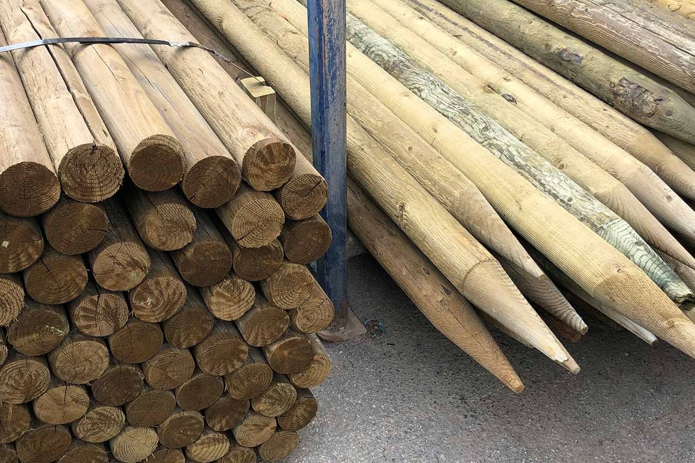 Chimo — illustrative photo (fence posts lumber yard)