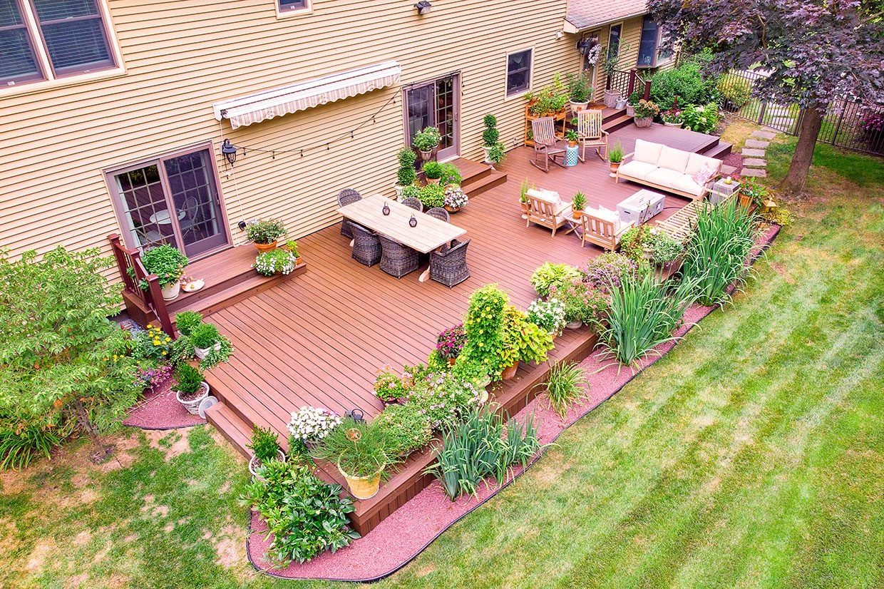 Deck and garden space